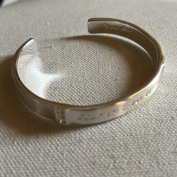 Mary lay soar on silver wings cuff bracelet - Picture 4 of 5